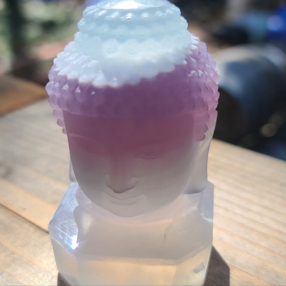 Fluorite handcarved crystal Buddha bust - Picture 2 of 8